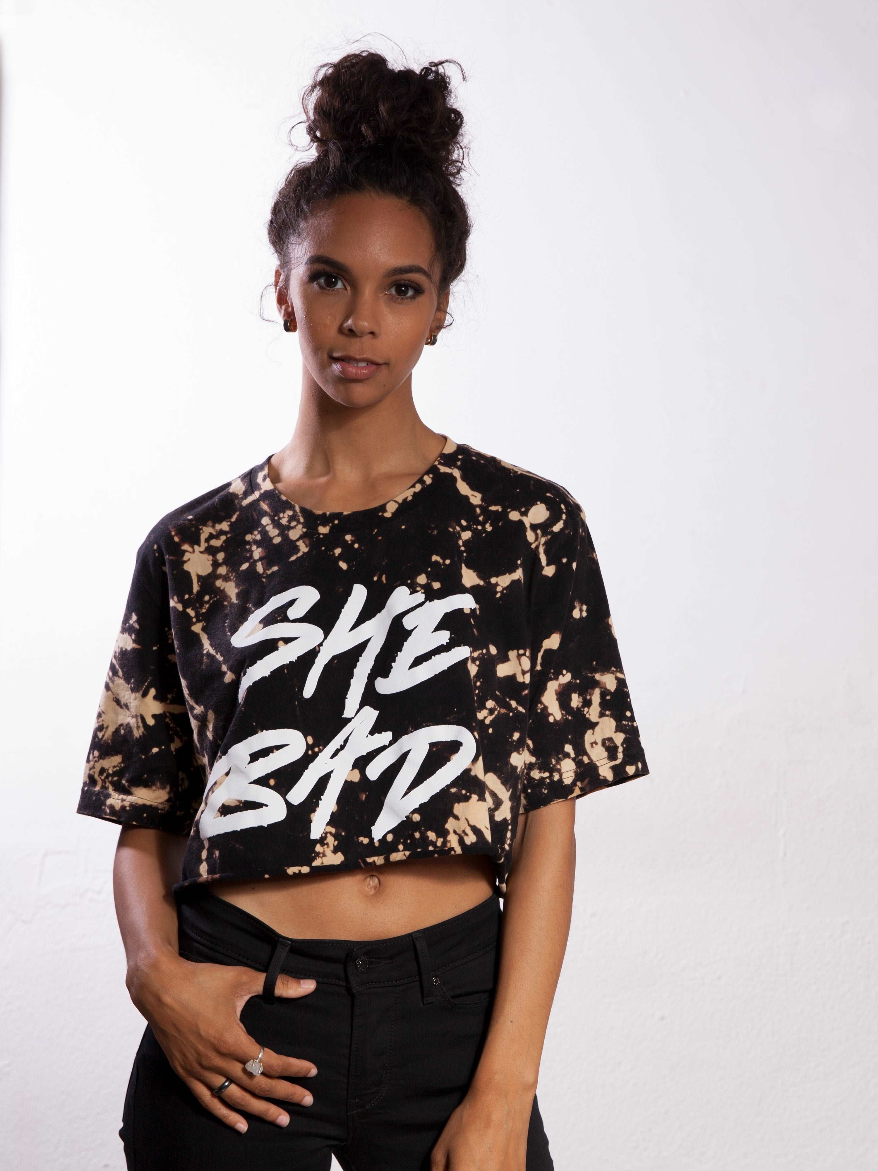 SHE BAD TIE DYED CROP T-SHIRT